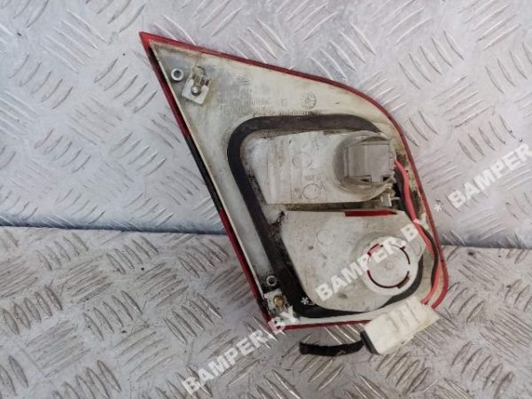 Фонарь крышки багажника правый к Mitsubishi Carisma, 2000 г.