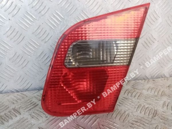 Фонарь крышки багажника правый к Mitsubishi Carisma, 2000 г.