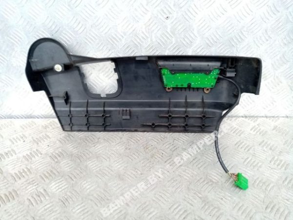 Накладка боковая на сиденье к Land-Rover Discovery, 2008 г.