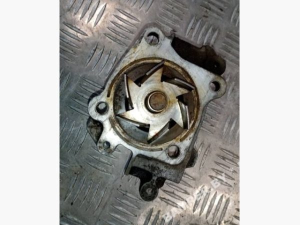 Помпа к Mitsubishi Carisma, 2000 г.