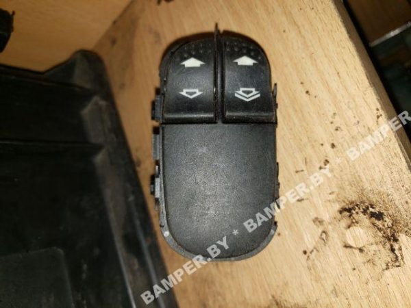 Кнопка стеклоподъемника переднего левого к Ford Focus, 2000 г.