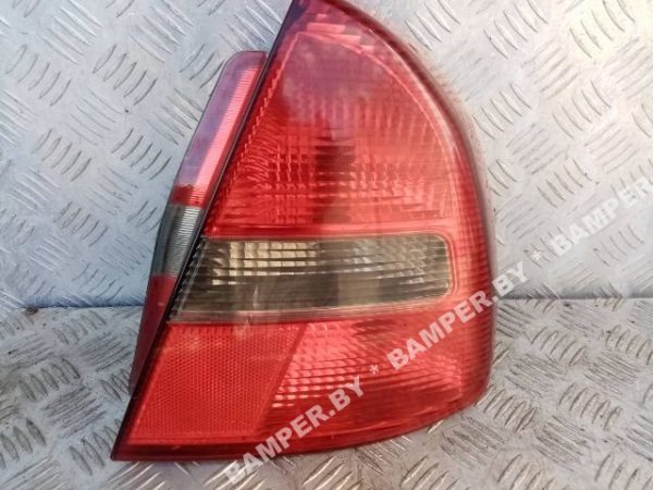 Фонарь задний правый к Mitsubishi Carisma, 2000 г.