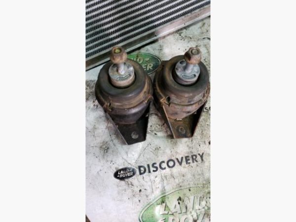 Подушка крепления двигателя к Land-Rover Discovery, 2004 г.